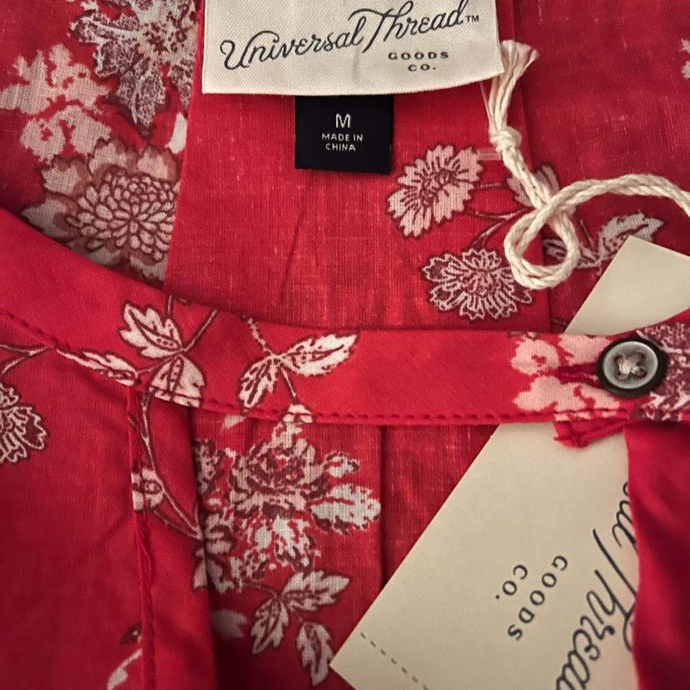 Universal Thread Red Floral Blouse - Picture 4 of 5